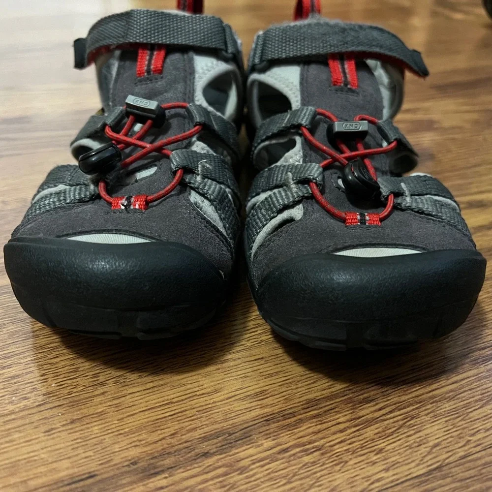 KEEN size 4‎ Kids Water Sandals Newport H2 Grey Red Washable Sport
